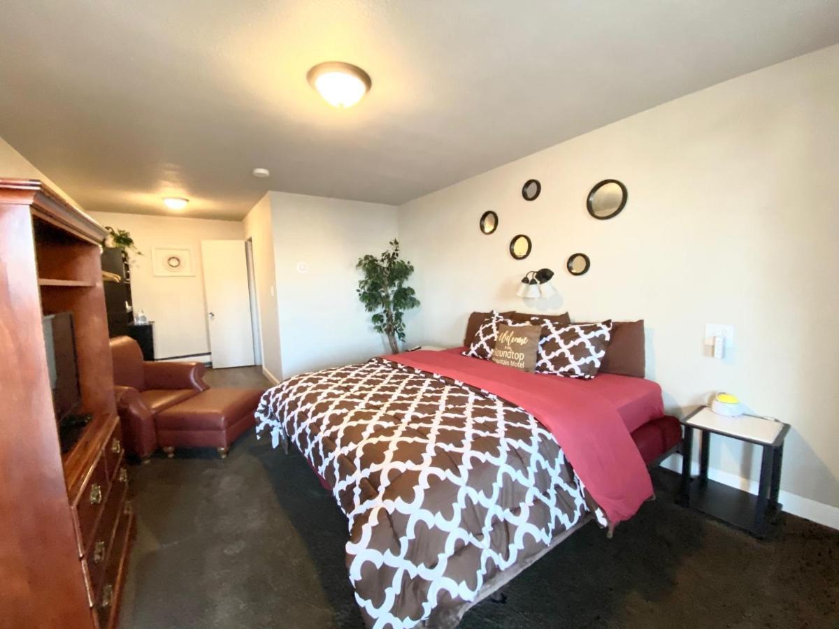 Roundtop Mountain Vista - Cabins And Motel Thermopolis Exterior foto