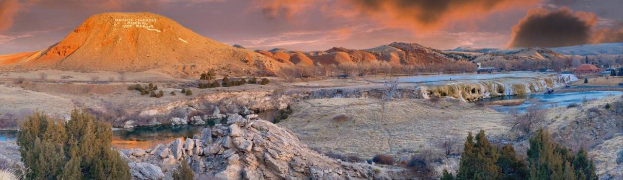 Roundtop Mountain Vista - Cabins And Motel Thermopolis Exterior foto